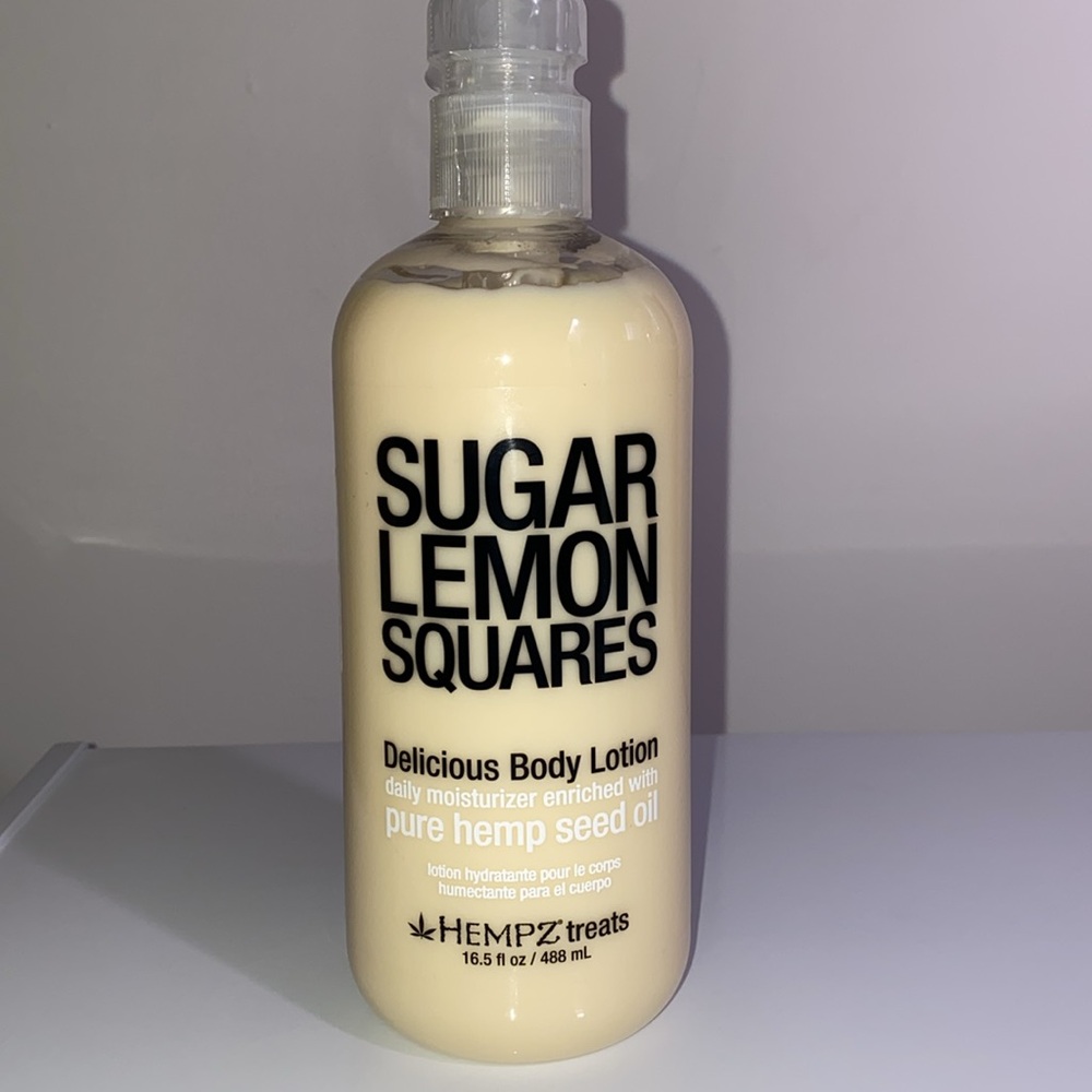 Hempz Treats SUGAR LEMON SQUARES Body Lotion Hemp Seed Oil 16.5 Oz NEW Sealed